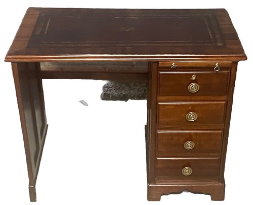 Superb small mahogany arts - mahogany, and